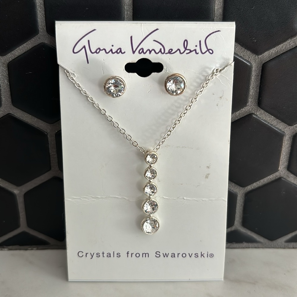 NWT Gloria Vanderbilt Swarovski Crystal Necklace & Earrings Set